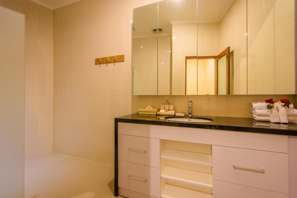 Villa Tepi Sungai Legian Chambre photo