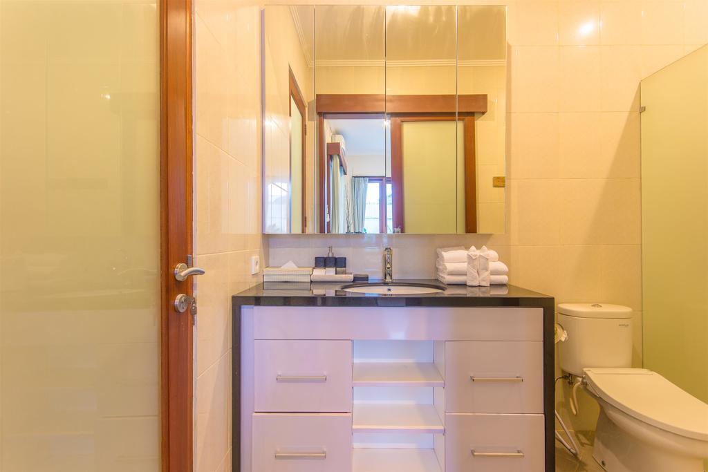 Villa Tepi Sungai Legian Chambre photo